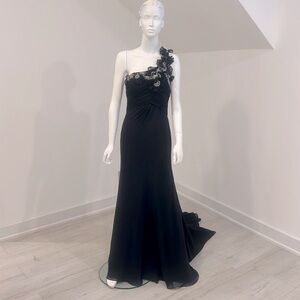 SAMPLE SALE NWT Bella Formals by Venus Bridal Black size 8 one shoulder